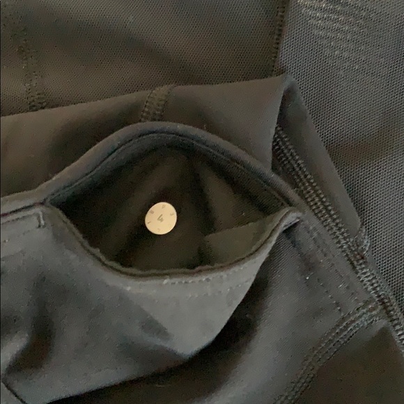 Lululemon High Waisted Mesh leggings - Picture 4 of 4